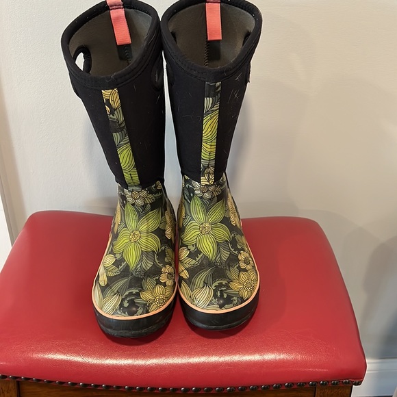 Bogs Shoes Original Bogs Used But Still In Excellent Condition